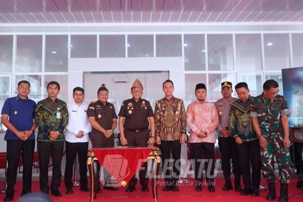 Sinergi Wujudkan Kepastian Hukum, BPN OKI Hadiri Peresmian Gedung Kejaksaan Negeri dan Serahkan Sertipikat BMN serta PTSL