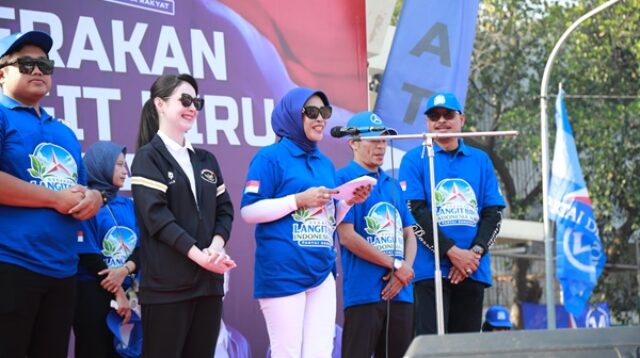 Wakil Bupati Sidoarjo, Mimik Idayana saat kegiatan penghijauan