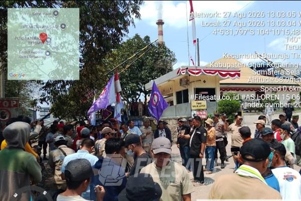 Aksi unjuk rasa di kawasan PLTU Desa Terusan