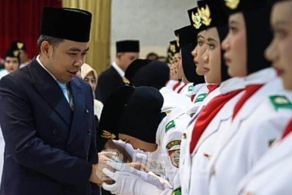 Bupati Jember Gus Fawait saat kukuhkan Paskibraka
