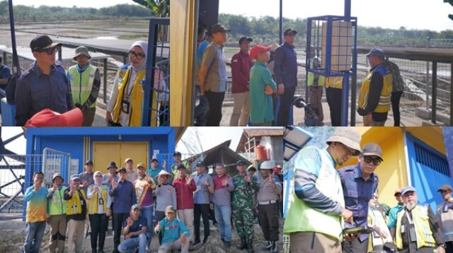 Bupati OKU saat cek bantuan jaringan instalasi air tanah dari pemerintah pusat