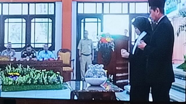 Calon Bupati an Wakil Bupati saat Sidang Paripurna