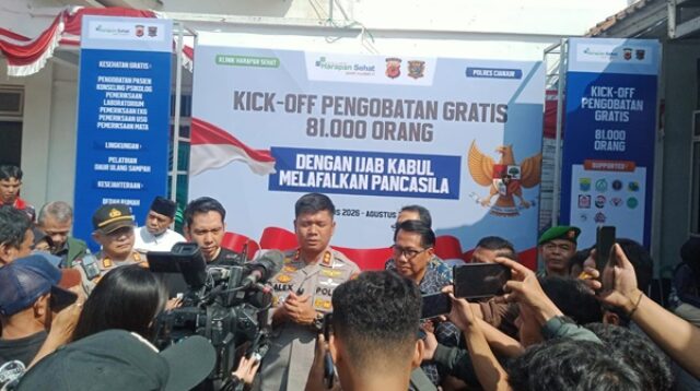 Kapolres Cianjur, AKBP Dr. A. Alexander Yurikho Hadi, S.H., S.I.K., M.Si., M.M., M.H.I., M.I.P saat meberikan keterangan pada awak media