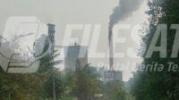 Kepulan Asap Tebal PT Semen Baturaja Jadi Sorotan
