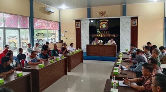 Mediasi antara PT Karya Inti Tani (PT KIT) dan masyarakat Desa Kurup