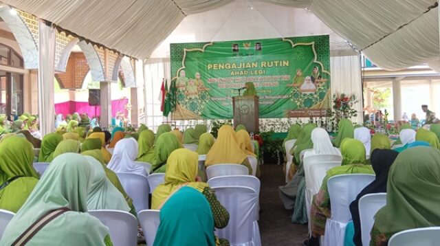 Pengajian Rutin Ahad Legi Fatayat NU Selorejo