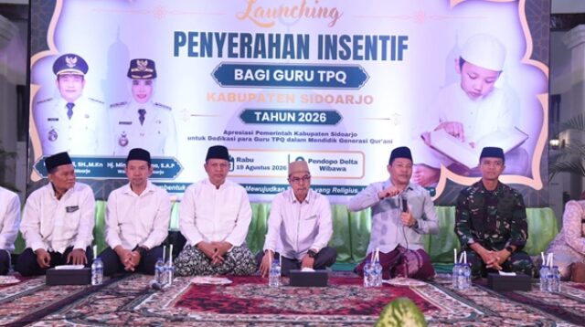 Penyerahan insentif guru TPQ Kabupaten Sidoarjo tahun 2026 di Pendopo Delta Wibawa, dihadiri sejumlah pejabat dan tokoh agama