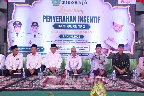 Penyerahan insentif guru TPQ Kabupaten Sidoarjo tahun 2026 di Pendopo Delta Wibawa, dihadiri sejumlah pejabat dan tokoh agama