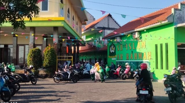 SDI Arahmah, Dusun Lengki, Desa Suruh, Kecamatan Sukodono, Sidoarjo