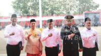 Warga Binaan yang mendapat remisi HUT RI ke 81 bersama Bupati dan Kalapas Karawang