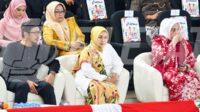 Anggota Komisi I DPRD Jabar Hj. SRi Rahayu Agustina, SH (tengah)