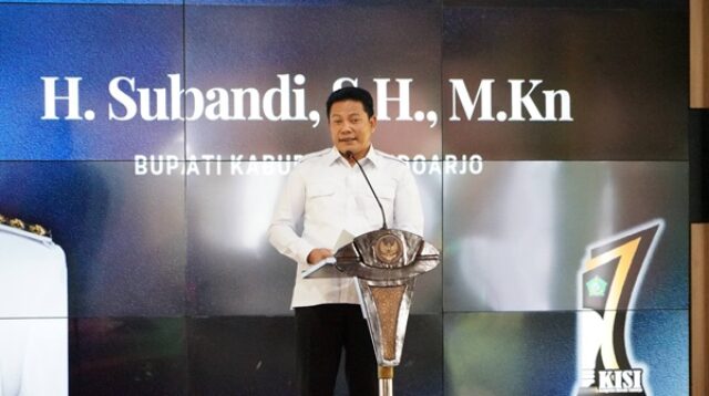 Bupati Sidoarjo H. Subandi