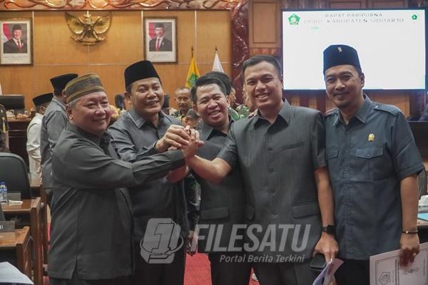Bupati Sidoarjo saat hadiri Siang Paripurna DPRD Sidoarjo