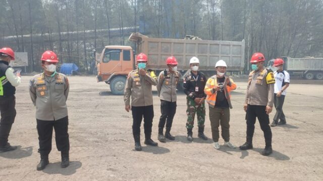 Kabid TIK Polda Sumsel Cek Titik Hotspot di Areal Penyimpanan Batu Bara PT Semen Baturaja