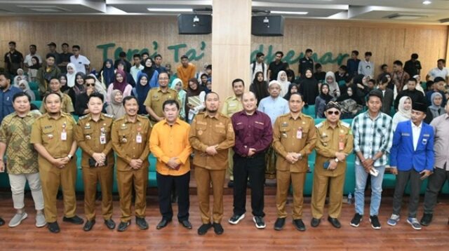 Fauzi saat menghadiri Focus Group Discussion (FGD) Penyusunan Naskah Akademik Raperda