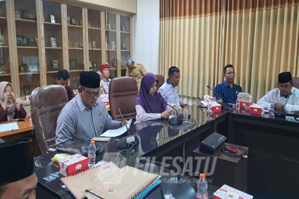 Komisi II DPRD Karawang gelar RDP