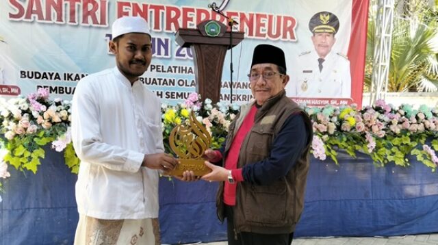 Wakili Bupati Sumenep KH Imam Hasyim Buka Pelatihan Santripreneur 2026